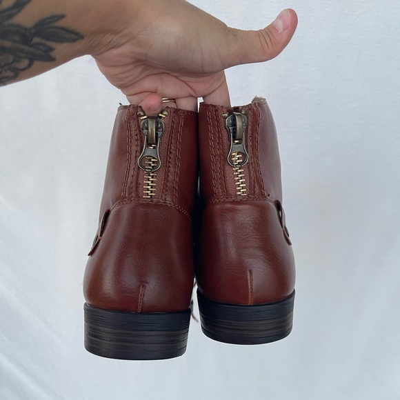 GH Bass and Co brown boots - Picture 3 of 5